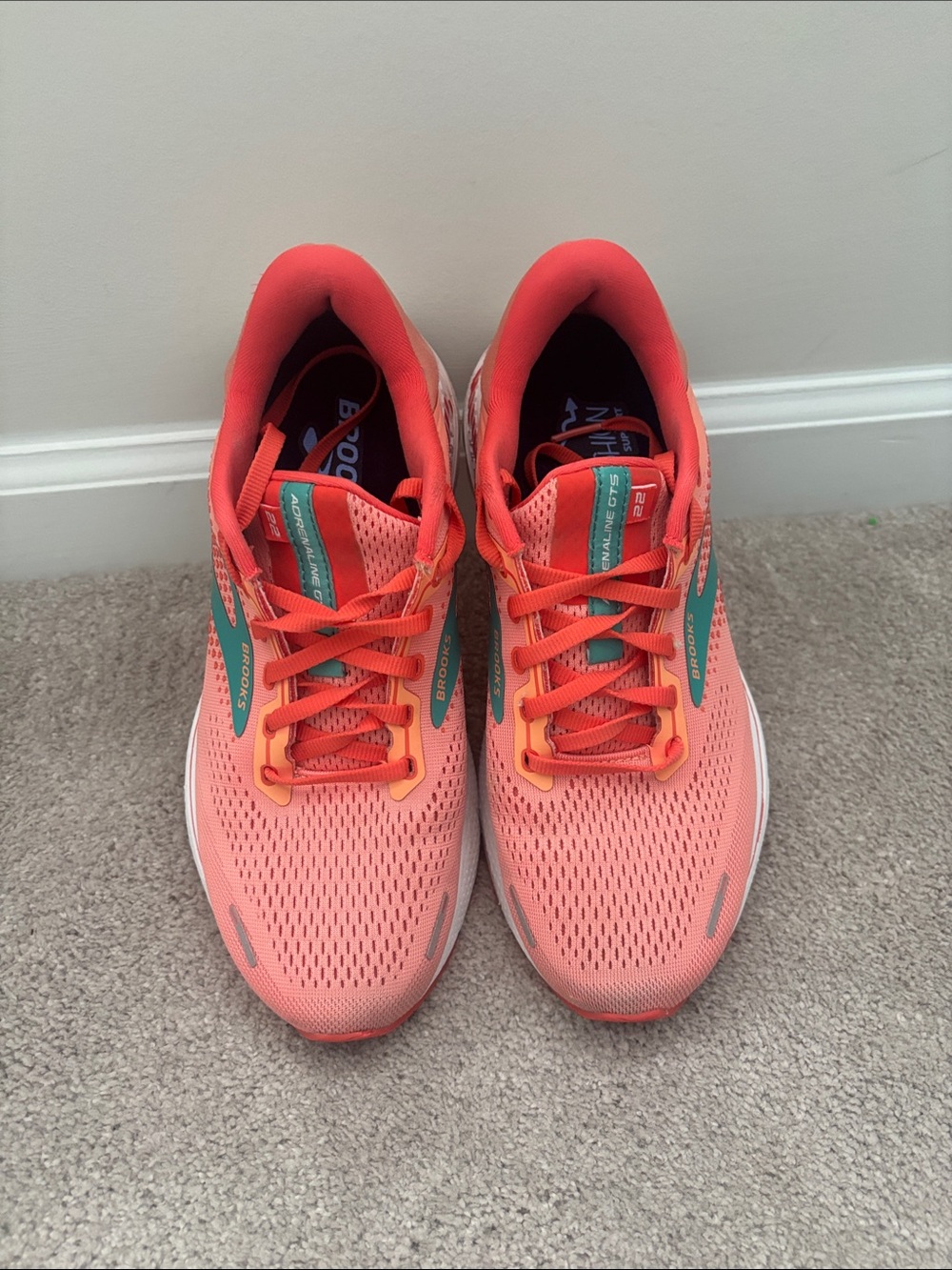 Brooks Shoes Sneakers Womens 9M Adrenaline GTS 22 Running Coral Orange Outdoor